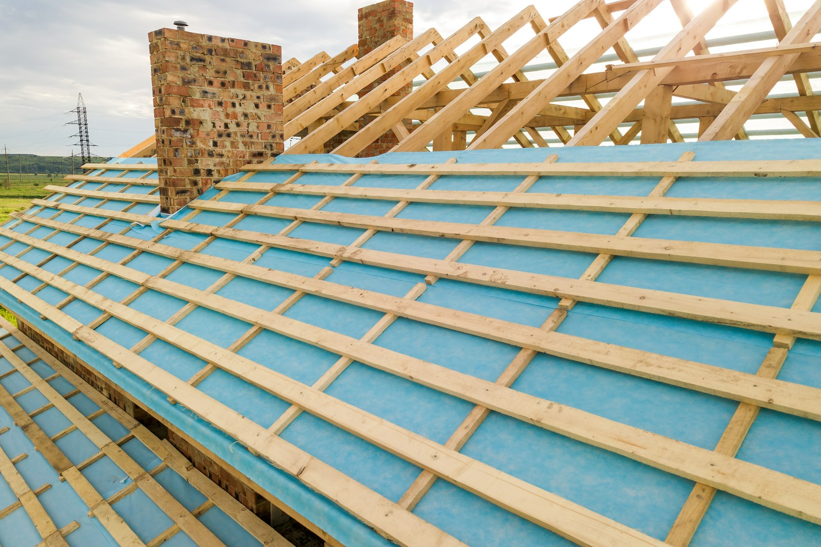 Najczęstsze błędy przy budowie więźby dachowej. Sprawdź, jak ich uniknąć